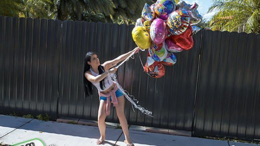 [ExxxtraSmall] Jessica Jewels (99 Head Balloons / 02.07.2019)