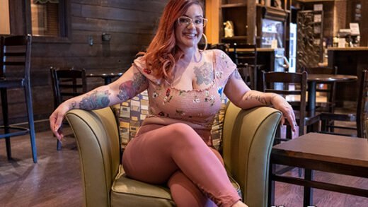 [MomPOV] Valentina (Big tits fat ass natural tattooed Latina / 11.24.2019)