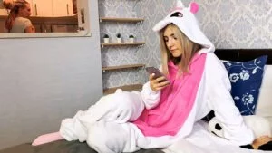 TeamSkeetXEvaElfie &#8211; Eva Elfie Bored in my Room