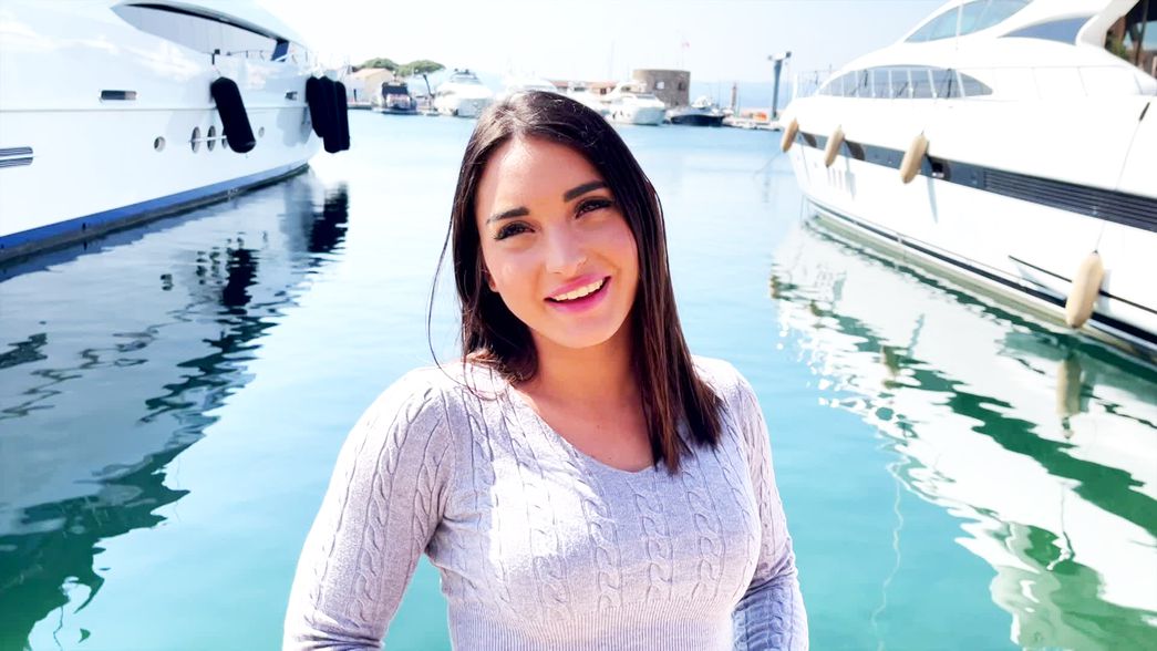 JacquieEtMichelTV &#8211; Sarah &#8211; 21, Hostess On A Yacht In Saint-Tropez!