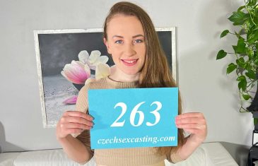 CzechSexCasting - Emma Fantazy - Horny Photographer Loves New Faces