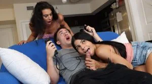 SeeMomSuck &#8211; Ainsley Adams And Violet Gems &#8211; Blowjob Tag Team
