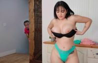 BigNaturals – Nika Venom – My Tits Can’t Fit