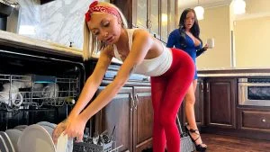 MomsLickTeens - Jennifer White And Chloe Temple - Fingering The Sneaky Maid