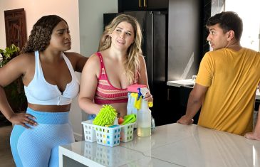 MomsBangTeens - Riley Reign And Ny Ny Lew - MILF Makes College Shower Threesome