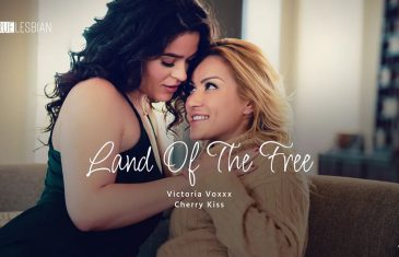 TrueLesbian - Victoria Voxxx And Cherry Kiss - Land Of The Free